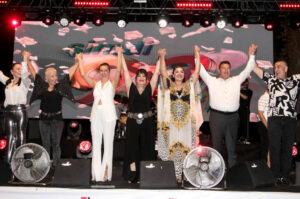 Şimdi 90’lara Dev Koro: Devrek’te Unutulmaz Bir Gece