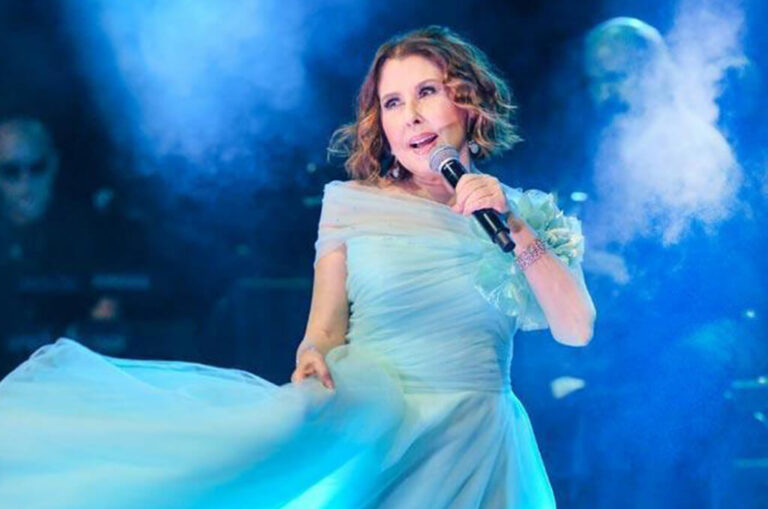 Nilüfer’den Harbiye’de Unutulmaz Bir Nostalji Gecesi