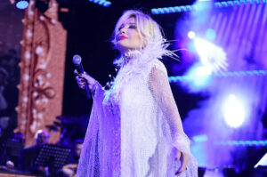 Emel Sayın’ın Sanatla Dolu Yolculuğu