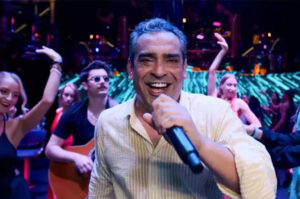 29 Yıl Aradan Sonra “Delice Bir Sevda” Severek Dinleniyor