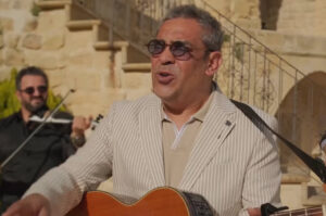 Ege’den 30 Yıl Sonra Yeniden: “Yaz Aşkım” İki Farklı Versiyonla Geri Döndü