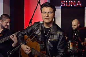 Suat Suna’dan “Hayata Dokunan Melodiler” Albümü Yayında