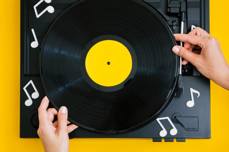 Müziğin En Güzel Tesellisi: Neden Sürekli Nostalji Dinliyoruz?